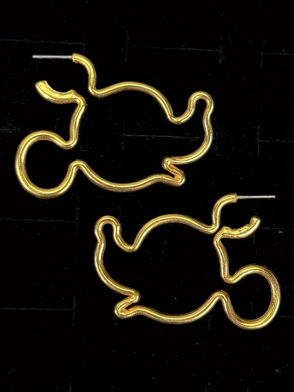 Vintage Gold Tone Mouse Silhouette Hoop Pierced Statement Earrings